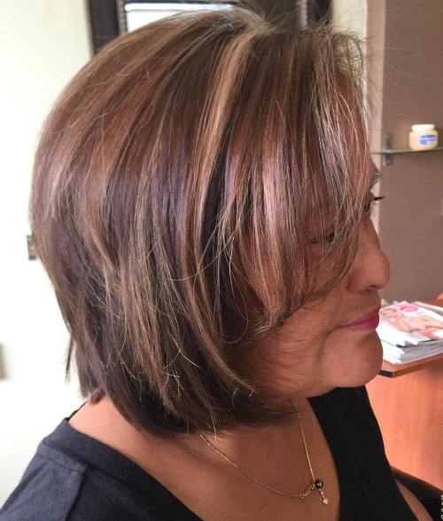 Older Women's Brown Bob With Highlights